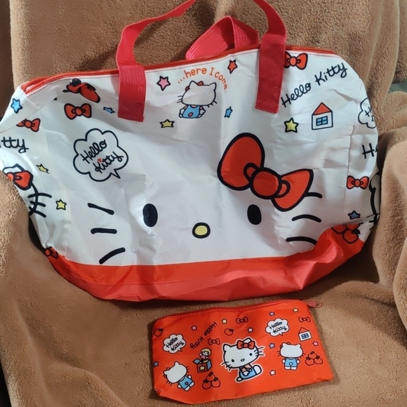 Hello Kitty Kids Bag in Red and White W Pencil Case - Picture 7 of 14